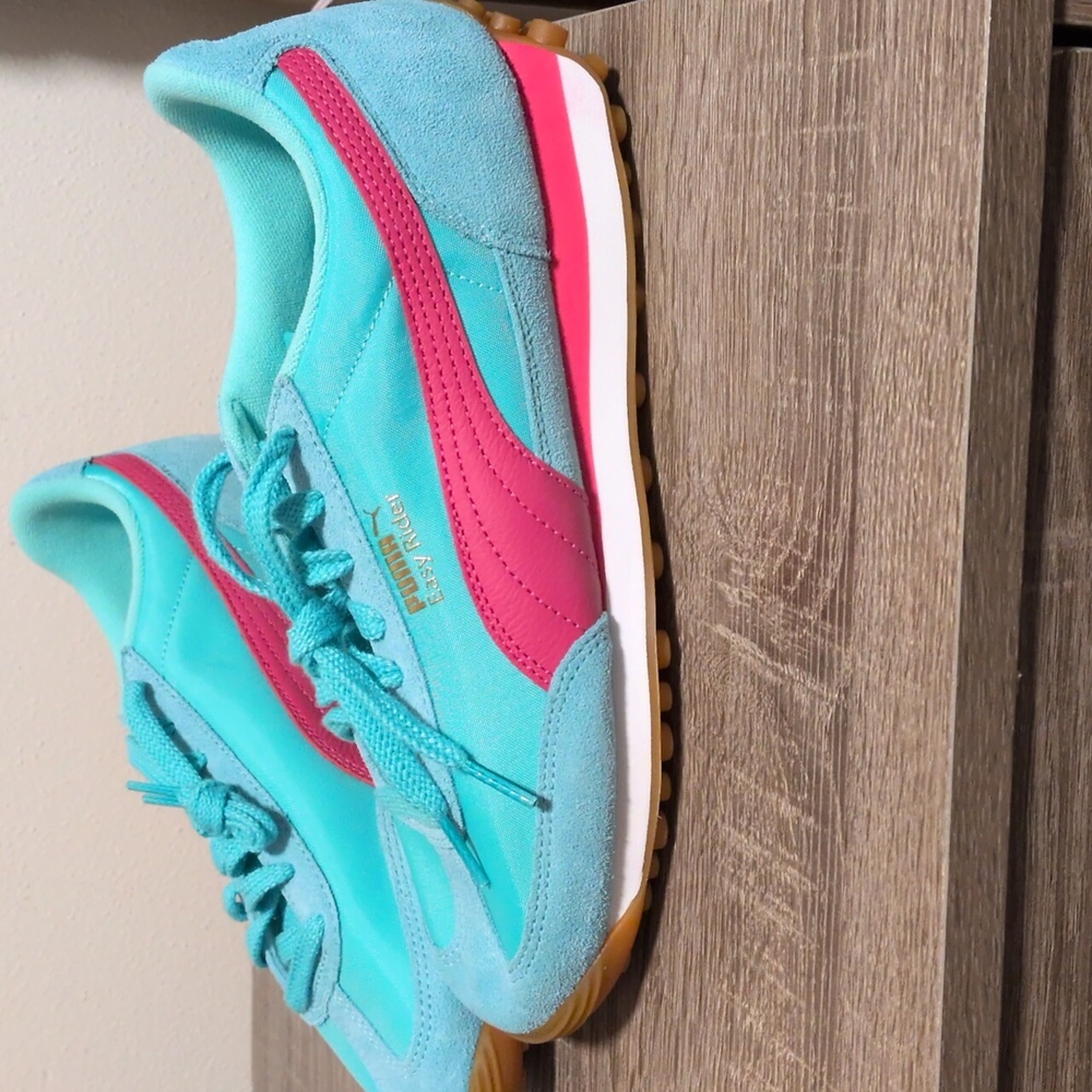 NWOB Puma Easy Rider Women's Aqua and Pink Sneakers Size 9 - Picture 3 of 9